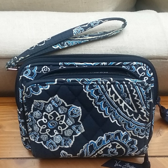 Vera Bradley Handbags - Vera Bradley quilted wallet